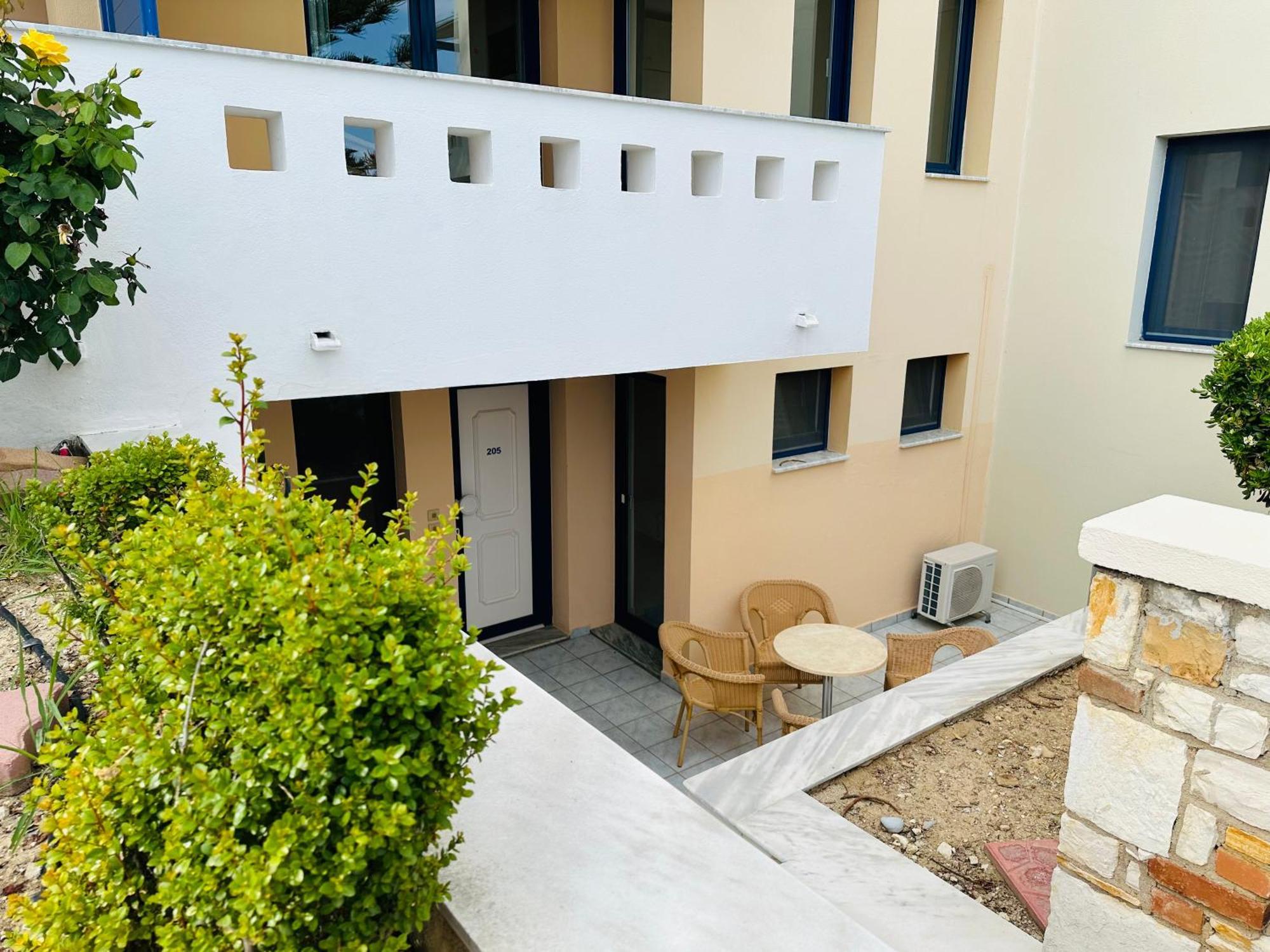 Sea Breeze Apartments Chios Monolia Eksteriør billede